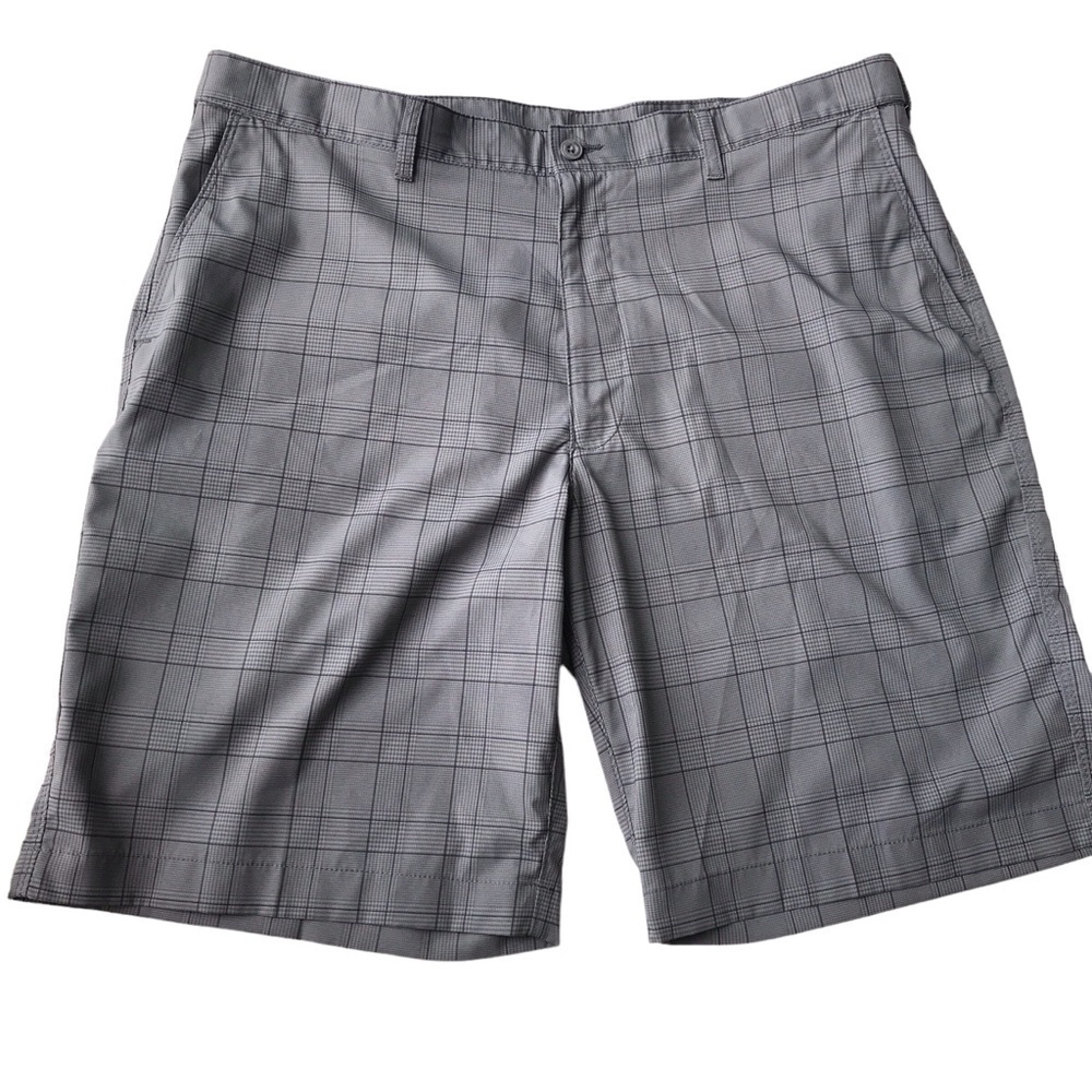 PGA Tour gray plaid golf shorts size  38 flat front‎ front and back pocke…